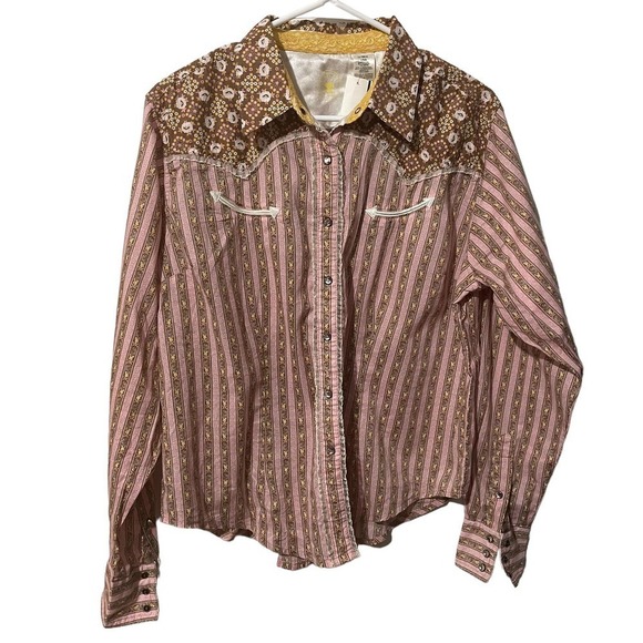 Sheplers Tops - 𝅺SHEPLERS Western Snap Button Down Shirt w/Lace Accent